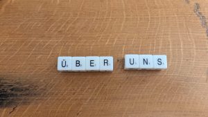 Über uns Seite texten: Warum sie selten verkauft (und wie es besser geht)